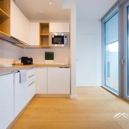 Daire Waterfront Lux| Studio|a/c|parking|gym|wifi By Tilo *